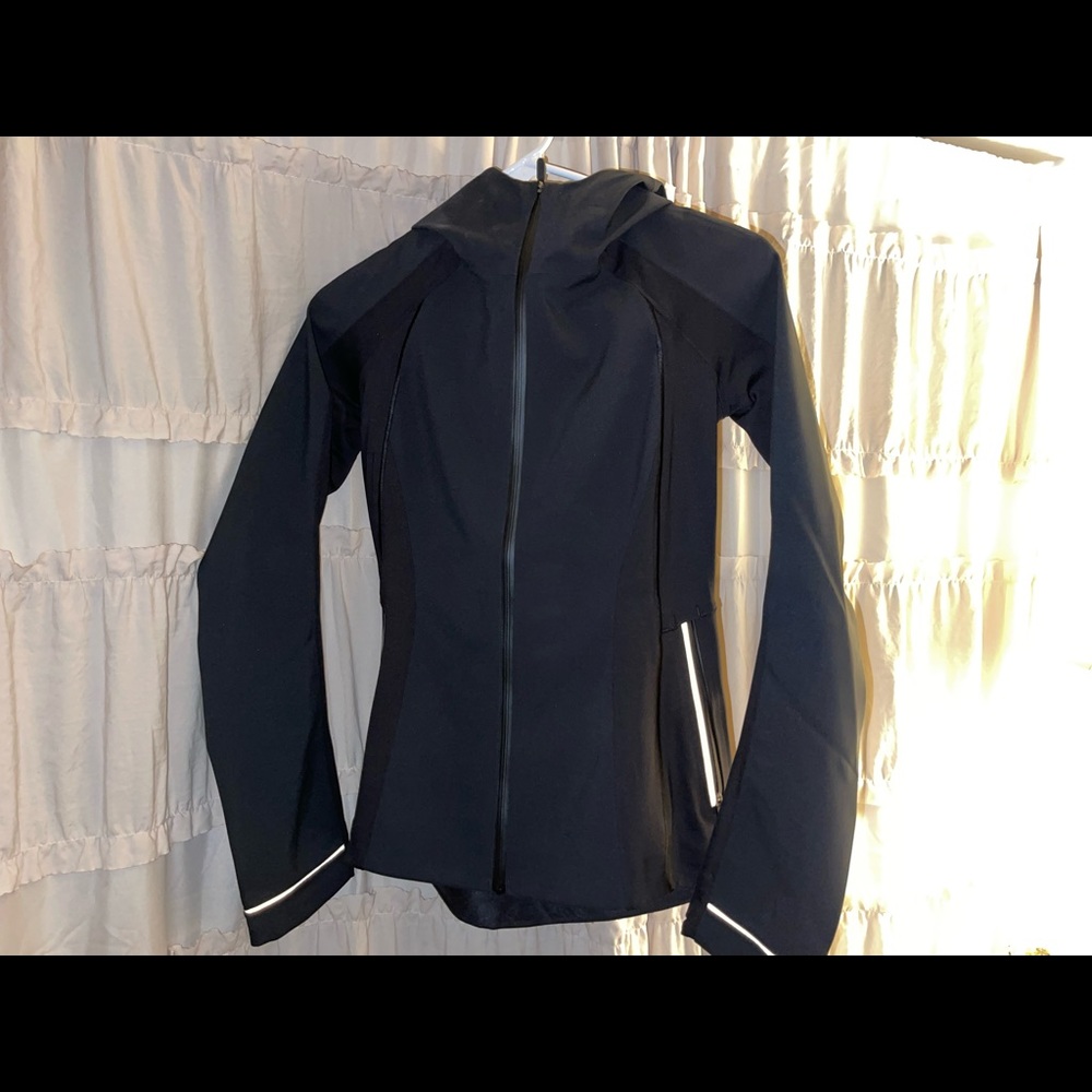 Lululemon on the move slim fit jacket